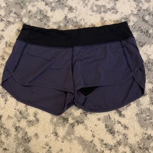 Lulu lemon Hotty Hot and Speed up short 2.5